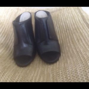 Pour la Victoire Eva black heels size 6.5